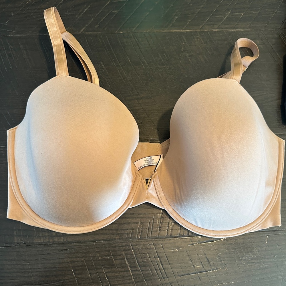 Victoria's Secret Light Beige Bra
